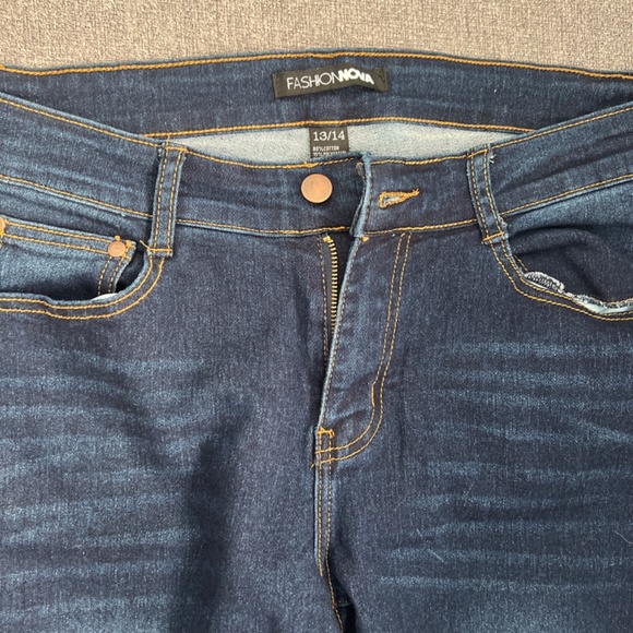 Dark jeans - Picture 2 of 4